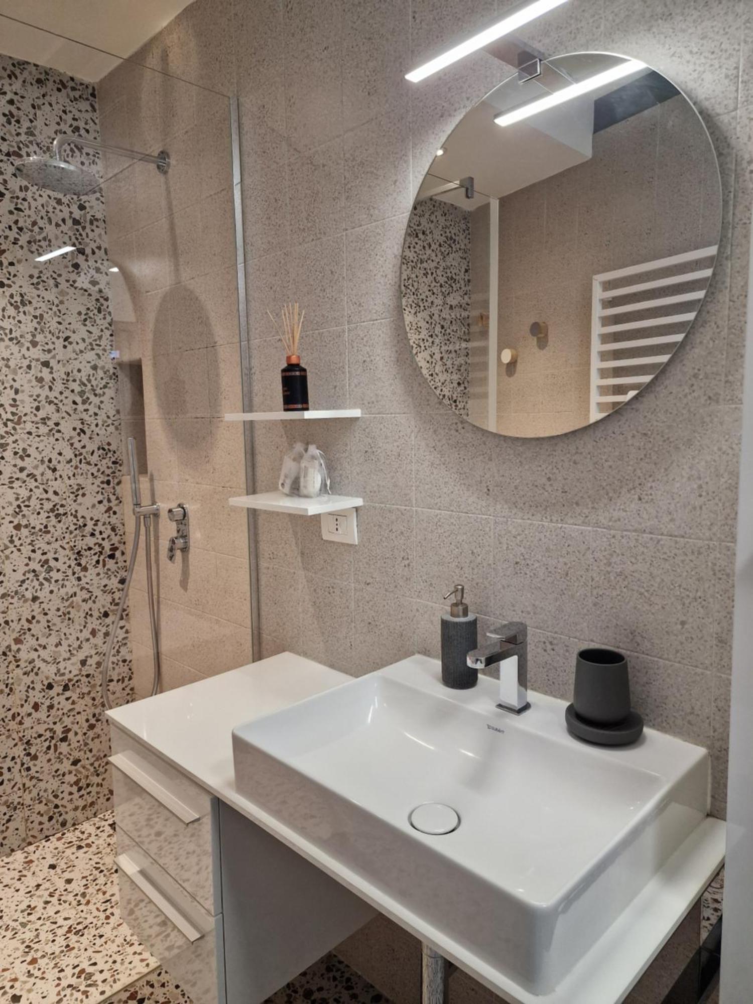 Apartamento Cozy Flat Mins Walk To Navigli And Metro Porta Genova Milán Exterior foto